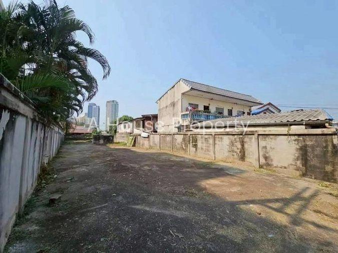 รูป ที่ดินศรีราชา ทำเลศักยภาพสูง ใกล้ชุมชน ตรงข้ามโรงเจ - รูปที่ 3/4