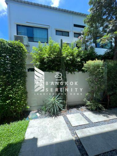 picture Pet friendly townhouse for rent at Vive Bangna - 36/38