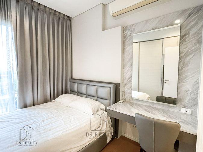 รูป ✨ สัมผัสชีวิตเหนือระดับ! คอนโด The Saint Residences พร้อมเฟอร์นิเจอร์ครบ (DSL1167) - รูปที่ 1/10