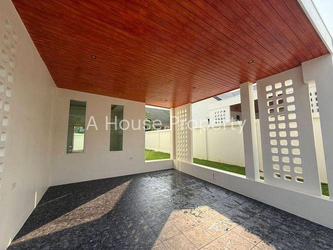 รูป ขายบ้านโครงการใหม่ ใกล้บางแสน ใน บ้านพอดี เดินทางสะดวก - รูปที่ 11/12