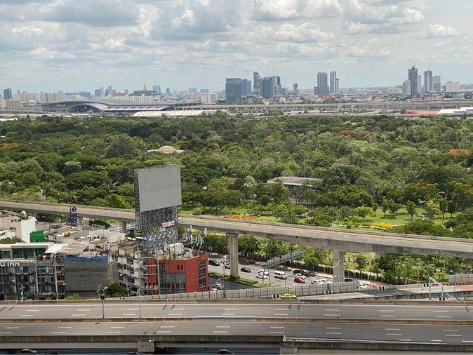 รูป 📍 สัมผัสชีวิตเหนือระดับ! คอนโด The Saint Residences พร้อมเฟอร์นิเจอร์ครบ (DSL837) - รูปที่ 11/12