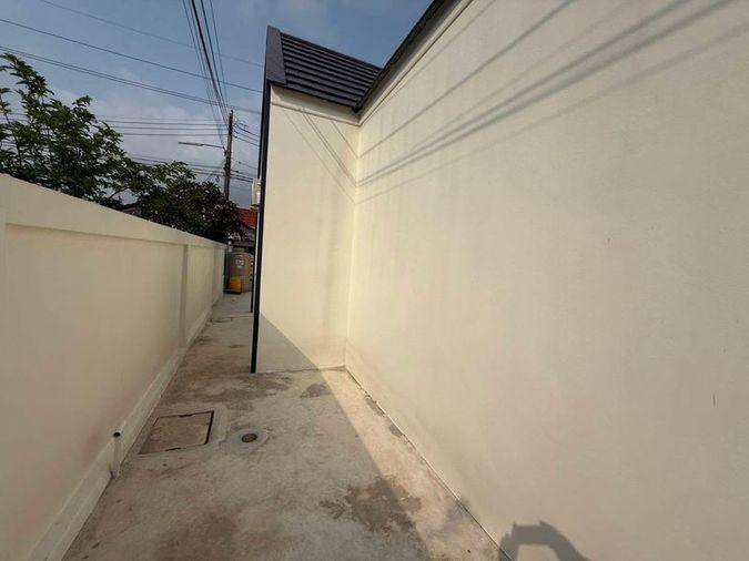 รูป ขายบ้านโครงการใหม่ ใกล้บางแสน ใน บ้านพอดี เดินทางสะดวก - รูปที่ 10/12