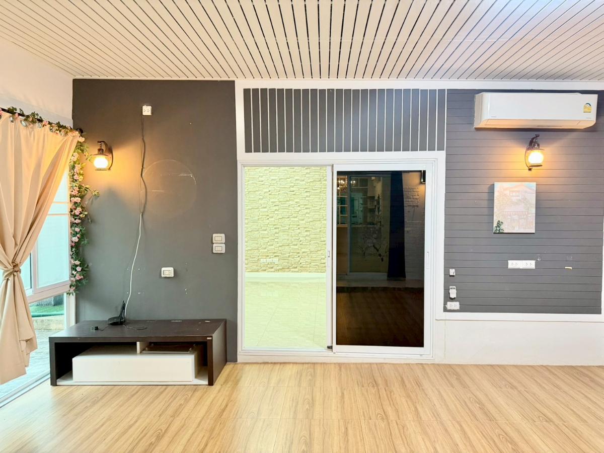 picture 12.9 million baht. Large house, rare location | Corner plot, opposite the park | Lake Valley, Bowin. 5 bed 4 bath - 11/53