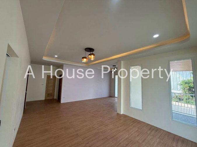 รูป ขายบ้านโครงการใหม่ ใกล้บางแสน ใน บ้านพอดี เดินทางสะดวก - รูปที่ 4/12
