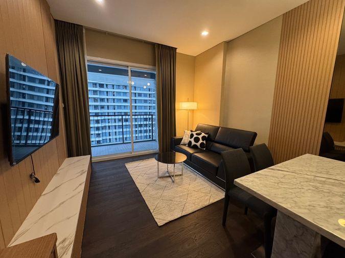รูป 🏙️ สัมผัสชีวิตเหนือระดับ! คอนโด The Saint Residences พร้อมเฟอร์นิเจอร์ครบ (DSL2003) - รูปที่ 1/16