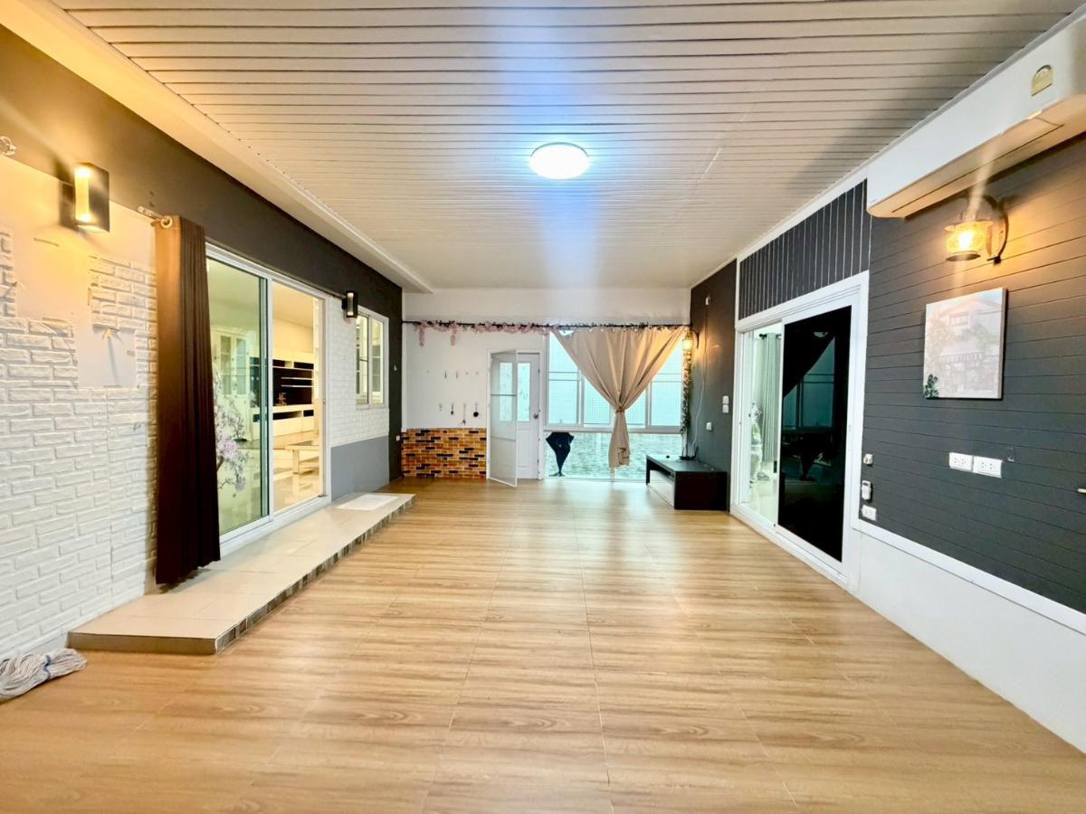 picture 12.9 million baht. Large house, rare location | Corner plot, opposite the park | Lake Valley, Bowin. 5 bed 4 bath - 32/53