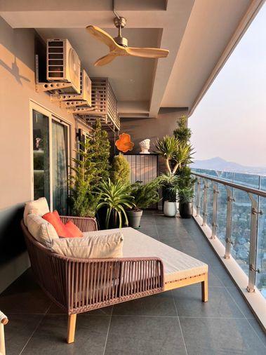 picture For Sale: The most beautifully decorated unit in The Symphony 2 bed 2 bath 122 sqm Double-height ceiling - 14/20