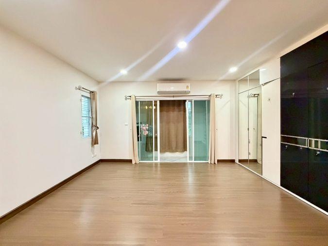 รูป 12.9 ล้าน บ้านหลังใหญ่ ทำเลหายาก | บ้านแปลงมุม ตรงข้ามสวน | Lake Valley บ่อวิน 5 ห้องนอน 4 ห้องน้ำ - รูปที่ 16/53