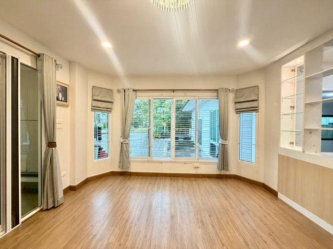 รูป 12.9 ล้าน บ้านหลังใหญ่ ทำเลหายาก | บ้านแปลงมุม ตรงข้ามสวน | Lake Valley บ่อวิน 5 ห้องนอน 4 ห้องน้ำ - รูปที่ 49/53