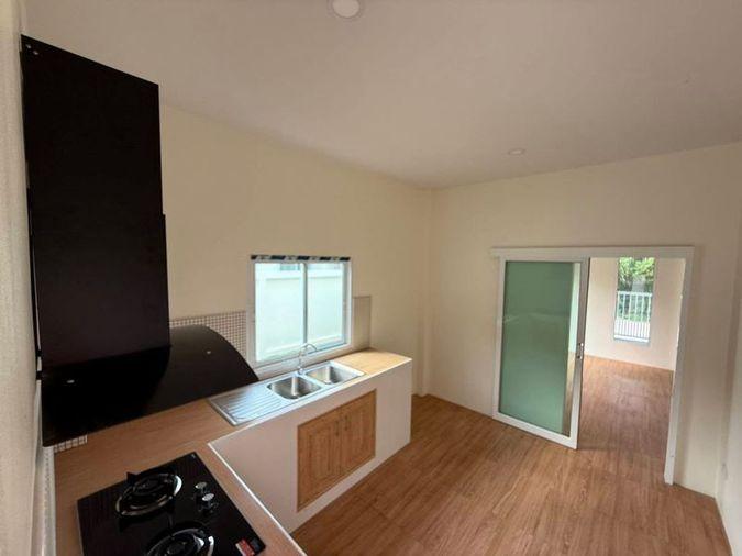 รูป ขายบ้านโครงการใหม่ ใกล้บางแสน ใน บ้านพอดี เดินทางสะดวก - รูปที่ 7/12