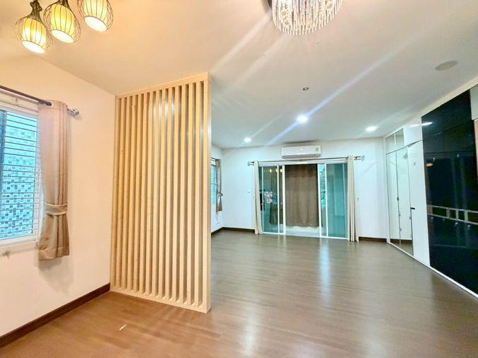 รูป 12.9 ล้าน บ้านหลังใหญ่ ทำเลหายาก | บ้านแปลงมุม ตรงข้ามสวน | Lake Valley บ่อวิน 5 ห้องนอน 4 ห้องน้ำ - รูปที่ 12/53