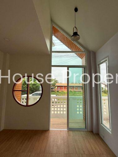 รูป ขายบ้านโครงการใหม่ ใกล้บางแสน ใน บ้านพอดี เดินทางสะดวก - รูปที่ 8/12