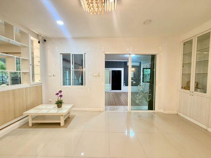 รูป 12.9 ล้าน บ้านหลังใหญ่ ทำเลหายาก | บ้านแปลงมุม ตรงข้ามสวน | Lake Valley บ่อวิน 5 ห้องนอน 4 ห้องน้ำ - รูปที่ 42/53