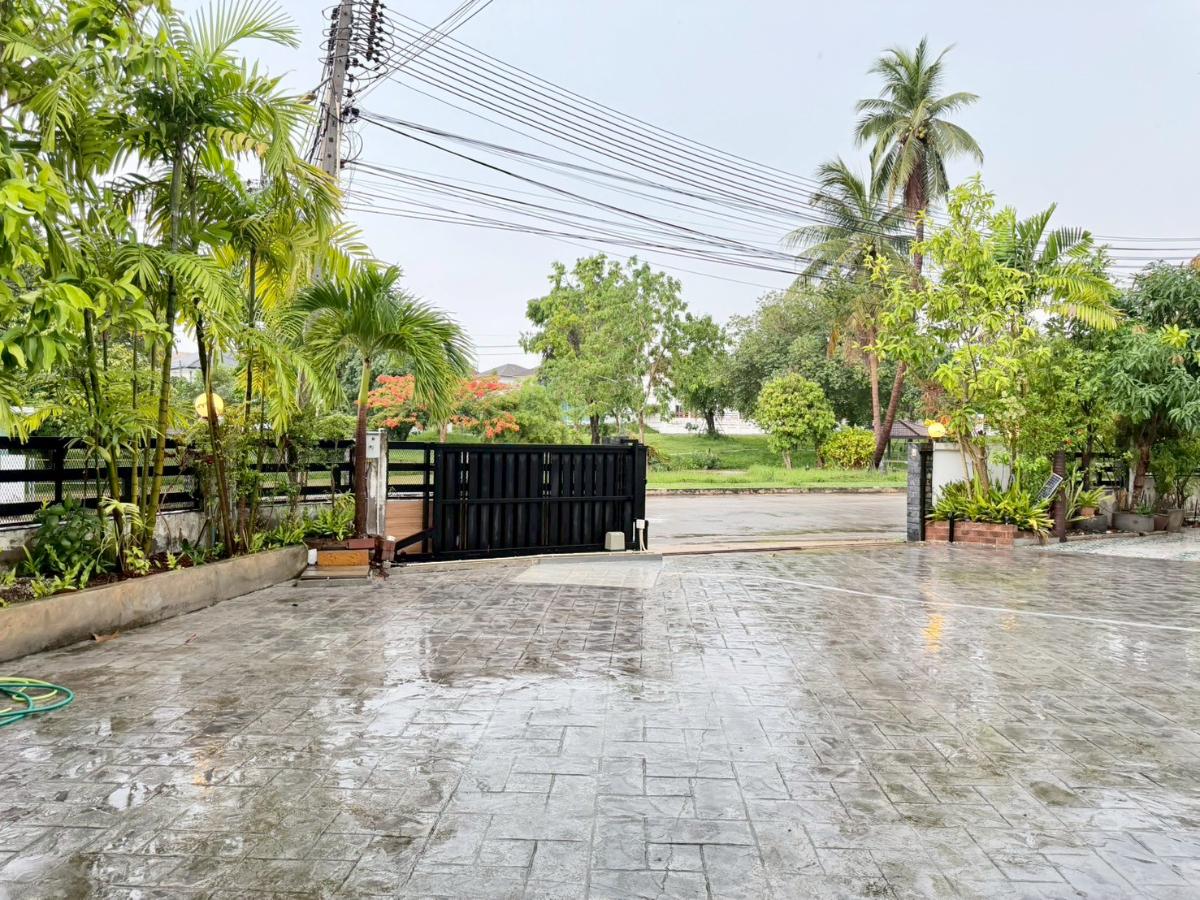 picture 12.9 million baht. Large house, rare location | Corner plot, opposite the park | Lake Valley, Bowin. 5 bed 4 bath - 2/53