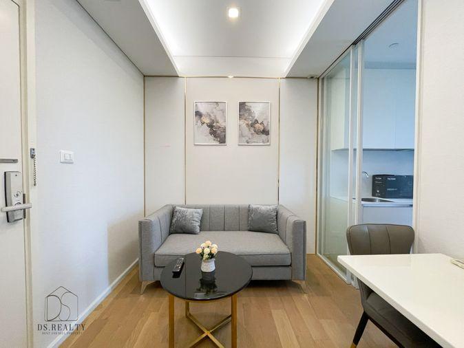 รูป ✨ สัมผัสชีวิตเหนือระดับ! คอนโด The Saint Residences พร้อมเฟอร์นิเจอร์ครบ (DSL1167) - รูปที่ 3/10