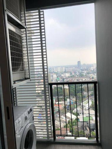 รูป ✨ สัมผัสชีวิตเหนือระดับ! คอนโด The Saint Residences พร้อมเฟอร์นิเจอร์ครบ (DSL544) - รูปที่ 5/18