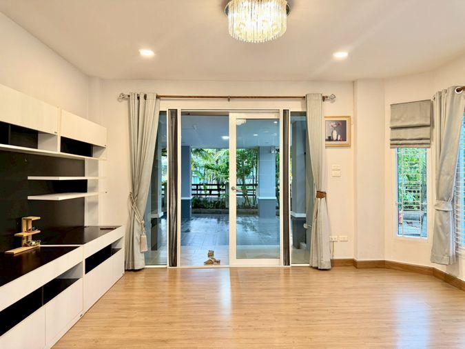รูป 12.9 ล้าน บ้านหลังใหญ่ ทำเลหายาก | บ้านแปลงมุม ตรงข้ามสวน | Lake Valley บ่อวิน 5 ห้องนอน 4 ห้องน้ำ - รูปที่ 10/53