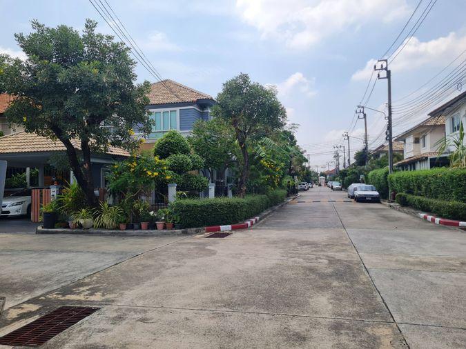 รูป  🔥 ขาย บ้านเดี่ยวสวย ไพรเวท พาร์ค ชวนชื่น ซิตี้ Private Park Chuan Chuen City Ramintra 65 / Khubon 27  หลังแรกของซอย ทิศเหนือ พร้อมบิ้วอินทั้งหลัง ✨ - รูปที่ 3/21