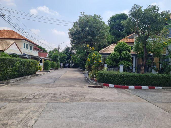 รูป  🔥 ขาย บ้านเดี่ยวสวย ไพรเวท พาร์ค ชวนชื่น ซิตี้ Private Park Chuan Chuen City Ramintra 65 / Khubon 27  หลังแรกของซอย ทิศเหนือ พร้อมบิ้วอินทั้งหลัง ✨ - รูปที่ 2/21