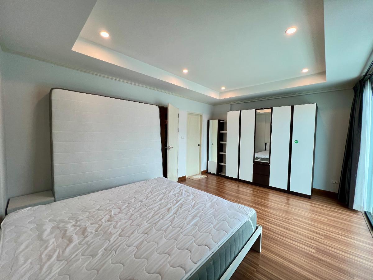 รูป ขายด่วน! ราคาพิเศษ ทาวน์โฮม 3 ชั้น ศุภาลัย เอสเซ้นส์ ลาดพร้าว | ทำเลศักยภาพ ใจกลางลาดพร้าว – ใกล้ MRT ลาดพร้าว 101 เพียง 1 กม. บ้านสวยสไตล์โมเดิร์น - รูปที่ 10/23