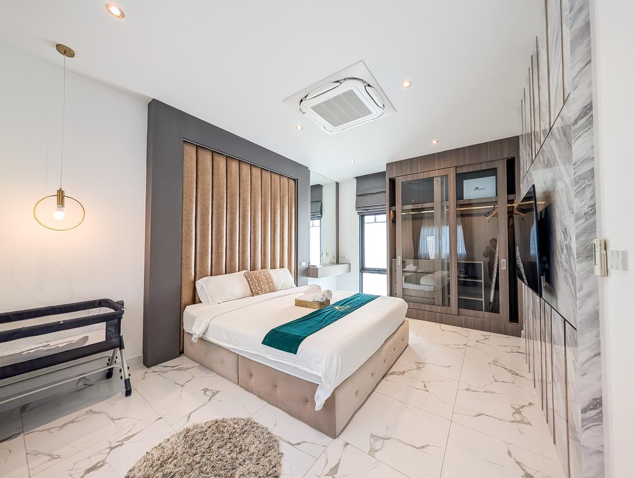 picture Luxury Pool Villa for Rent Tungklom Talman East Pattaya - 18/25