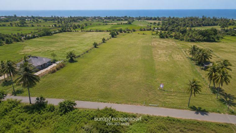 picture Land in Prachuap Khiri Khan, Bon Nok, beachfront. High-potential land that can generate future income. - 6/7