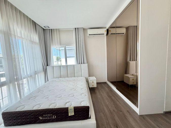 รูป บ้านเดี่ยวขายด่วน 📍 Mantana 2 Bangna Km.7 📍 4 ห้องนอน 5 ห้องน้ำ เฟอร์นิเจอร์ และ เครื่องใช้ไฟฟ้าครบ  - รูปที่ 4/13