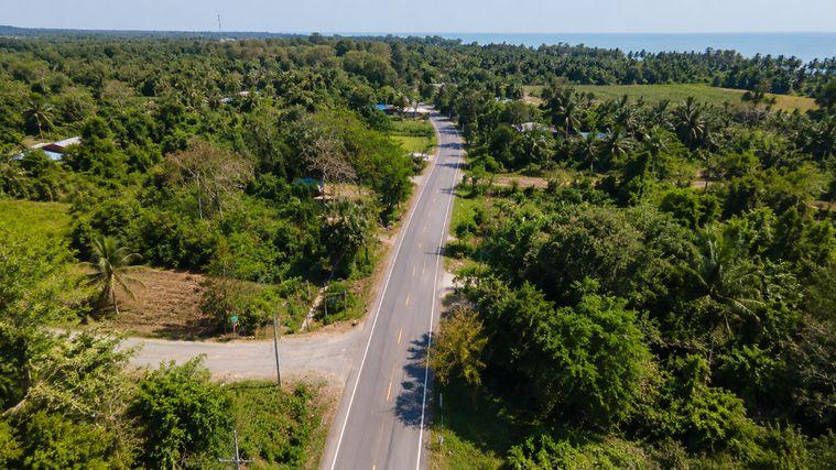 picture Land in Prachuap Khiri Khan, Bon Nok, beachfront. High-potential land that can generate future income. - 2/7