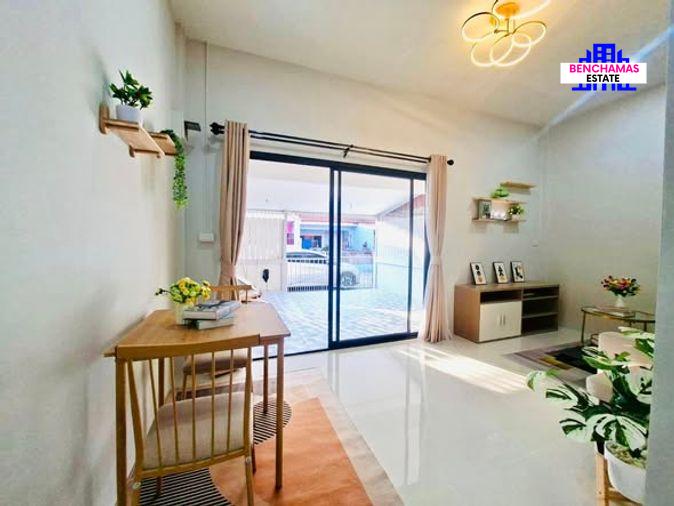 รูป 🔥ขายทาวน์เฮ้าส์ รีโนเวทใหม่ทั้งหลัง ราคาดีมาก ✅ หมู่บ้านบ้านรัก Baan Rak Village ใกล้ ถนนสุขุมวิท พัทยาเหนือ - รูปที่ 5/17