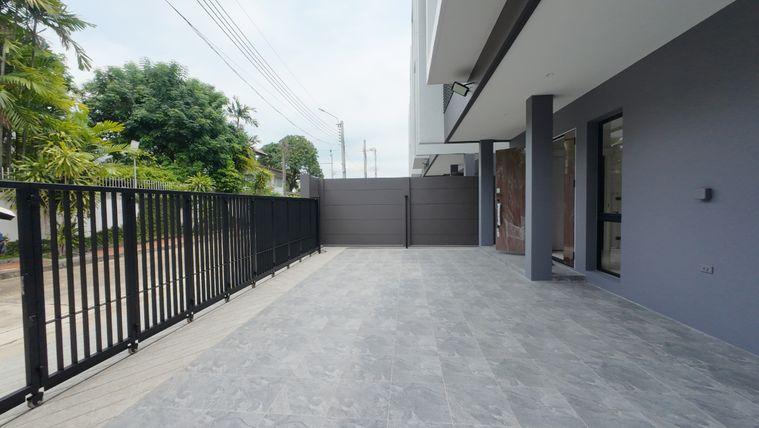รูป Feel Town Lat Phrao101 บ้านเดี่ยว3ชั้น ตั้งอยู่บนทำเลศักยภาพ เดินทางเข้าออกสะดวก ใกล้รถไฟฟ้า - รูปที่ 4/26