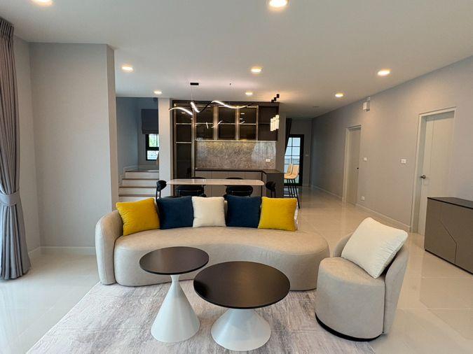 picture 🏙️ House for Rent - Centro Bangna | 4 Bedrooms 303 Sq.m. - 3/16