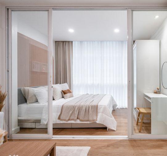 picture Max Condominium Pool View Condo Near MRT Ready to Move In - 1/4