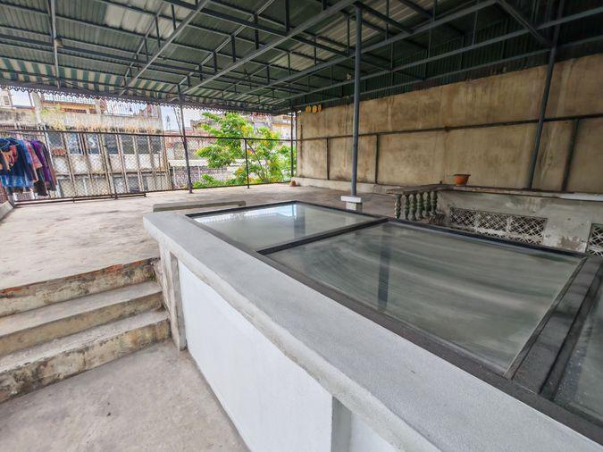 รูป ติดถนนใหญ่ ใกล้ mrt วัดมังกร เยาวราช  เช่าตึกแถว อาคารพาณิชย์ เยาวราช สัมพันธวงศ์ ชั้น 4 และดาดฟ้า พื้นที่ใช้สอย 180 ตร.ม. - รูปที่ 4/5