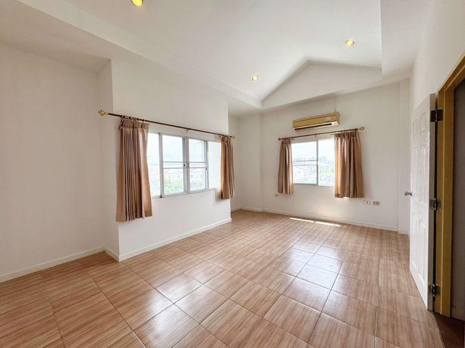 รูป ขายโฮมออฟฟิศ 3 ชั้น #ห้องริม #หมู่บ้านปริญลักษณ์ วงแหวน-สาทร สุดยอดทำเลบน ถ.กาญจนาภิเษก ใกล้ #เดอะมอลล์บางแค #MRT หลักสอง หลังใหญ่ ถนนกว้าง - รูปที่ 16/41