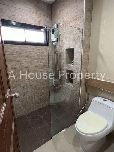 picture Single house for rent in The Complete Village, Sriracha, Chonburi. move in Ready - 8/10