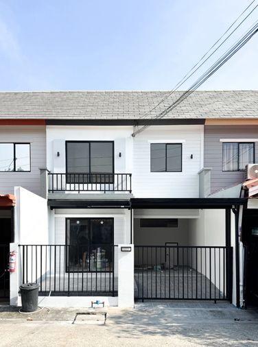 รูป ขายทาวน์เฮ้าส์ 2 ชั้น บ้านพฤกษา 61 ซอยเพชรเกษม 63 รีโนเวทใหม่ทั้งหลัง - รูปที่ 1/13