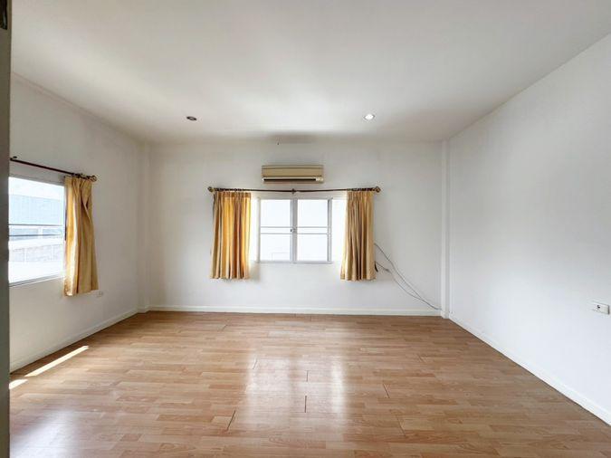 รูป ขายโฮมออฟฟิศ 3 ชั้น #ห้องริม #หมู่บ้านปริญลักษณ์ วงแหวน-สาทร สุดยอดทำเลบน ถ.กาญจนาภิเษก ใกล้ #เดอะมอลล์บางแค #MRT หลักสอง หลังใหญ่ ถนนกว้าง - รูปที่ 21/41