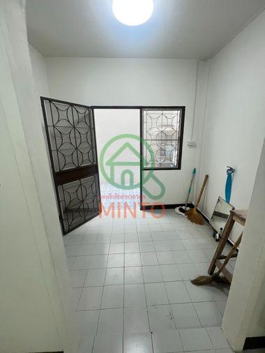 รูป รีโนเวทใหม่เอี่ยมเหมือนมือหนึ่ง! 🏡 ทาวน์เฮาส์ เสนาวิลล่า คู้บอน 27 บ้านสวยน่าอยู่ ทำเลดี ของกินเพียบ เพียง 10,000.- ✨ - รูปที่ 2/32