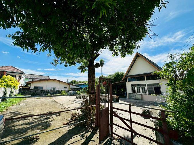 picture Beautiful land for sale with existing structures, Soi Khao Taeng On – Huai Yai Phrom 22. - 3/20