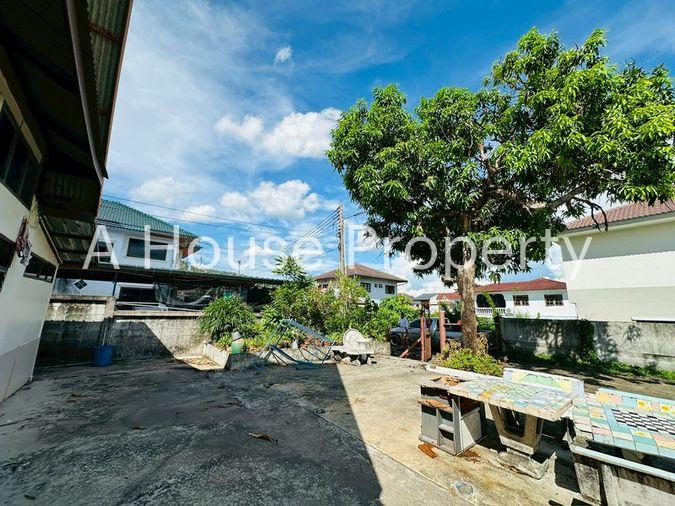 picture Beautiful land for sale with existing structures, Soi Khao Taeng On – Huai Yai Phrom 22. - 12/20