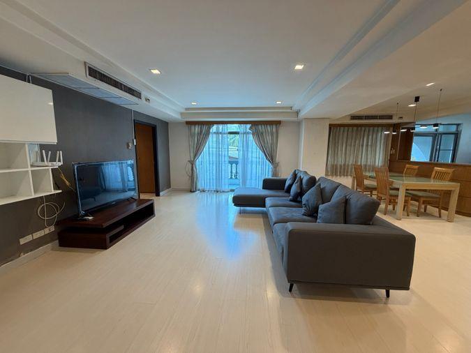 รูป ให้เช่า Royal Castle Sukhumvit 39 ห้องสวย ราคาดีมาก ตกแต่งเฟอร์ครบ DS2883 | Line @Dstay - รูปที่ 1/20