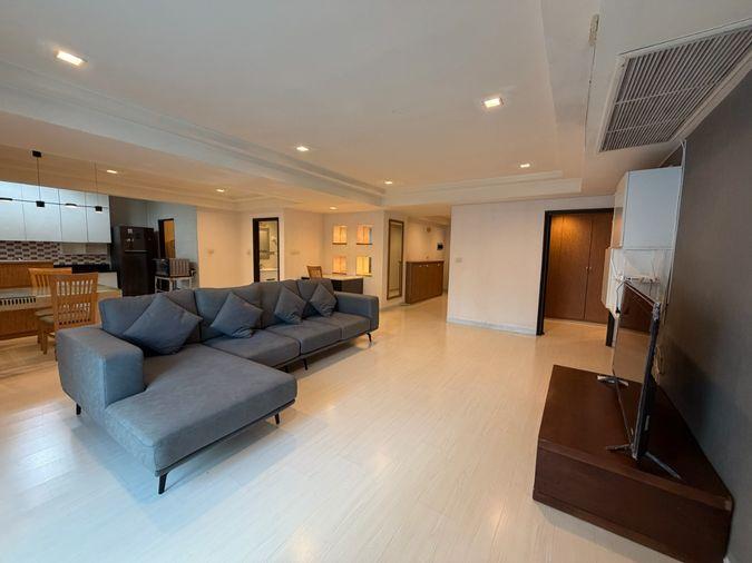 รูป ให้เช่า Royal Castle Sukhumvit 39 ห้องสวย ราคาดีมาก ตกแต่งเฟอร์ครบ DS2883 | Line @Dstay - รูปที่ 2/20