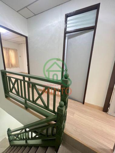 รูป รีโนเวทใหม่เอี่ยมเหมือนมือหนึ่ง! 🏡 ทาวน์เฮาส์ เสนาวิลล่า คู้บอน 27 บ้านสวยน่าอยู่ ทำเลดี ของกินเพียบ เพียง 10,000.- ✨ - รูปที่ 27/32
