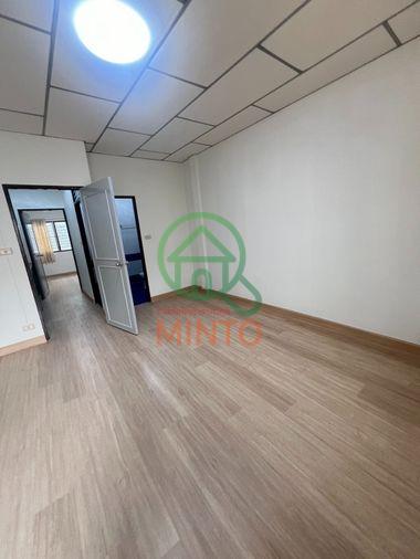 รูป รีโนเวทใหม่เอี่ยมเหมือนมือหนึ่ง! 🏡 ทาวน์เฮาส์ เสนาวิลล่า คู้บอน 27 บ้านสวยน่าอยู่ ทำเลดี ของกินเพียบ เพียง 10,000.- ✨ - รูปที่ 25/32
