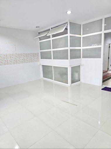 รูป ให้เช่าบ้านกลางเมืองบริติชทาวน์ ศรีด่าน24 (Baan Klang Muang British Town Sri Dan 24)  - รูปที่ 2/16