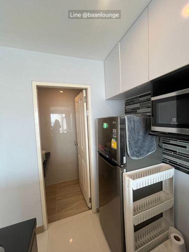 picture Two-story duplex with 2 bedrooms and 2 bathrooms at Bangkok Horizon Sathorn - Narathiwas. Features a bathtub. - 11/13