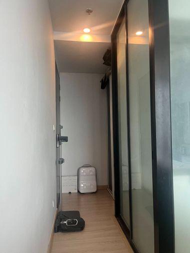 picture Two-story duplex with 2 bedrooms and 2 bathrooms at Bangkok Horizon Sathorn - Narathiwas. Features a bathtub. - 10/13
