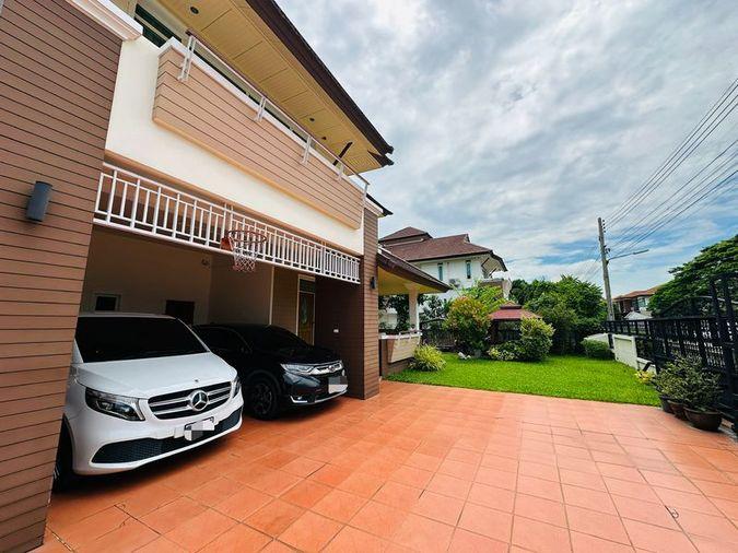 picture Luxury detached house for sale at The Boulevard Sriracha. Beautiful house,move in Ready - 2/20