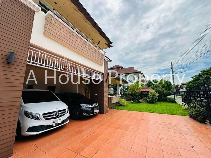 picture Luxury detached house for sale at The Boulevard Sriracha. Beautiful house,move in Ready - 2/20