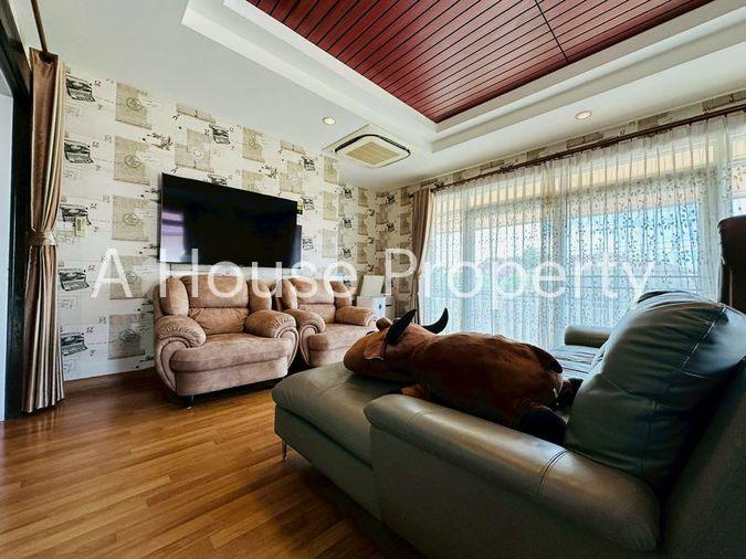 picture Luxury detached house for sale at The Boulevard Sriracha. Beautiful house,move in Ready - 9/20
